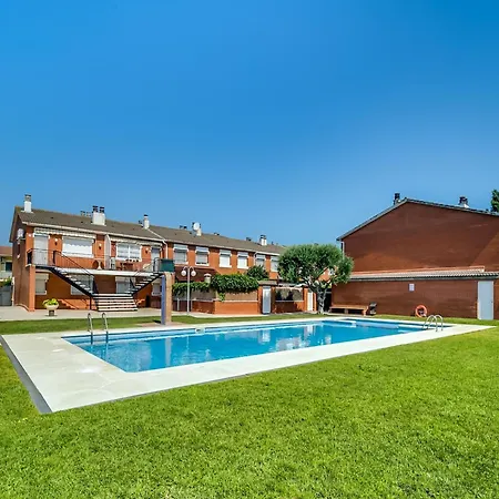 Spacious Family With Garden, Barbecue Holiday home *